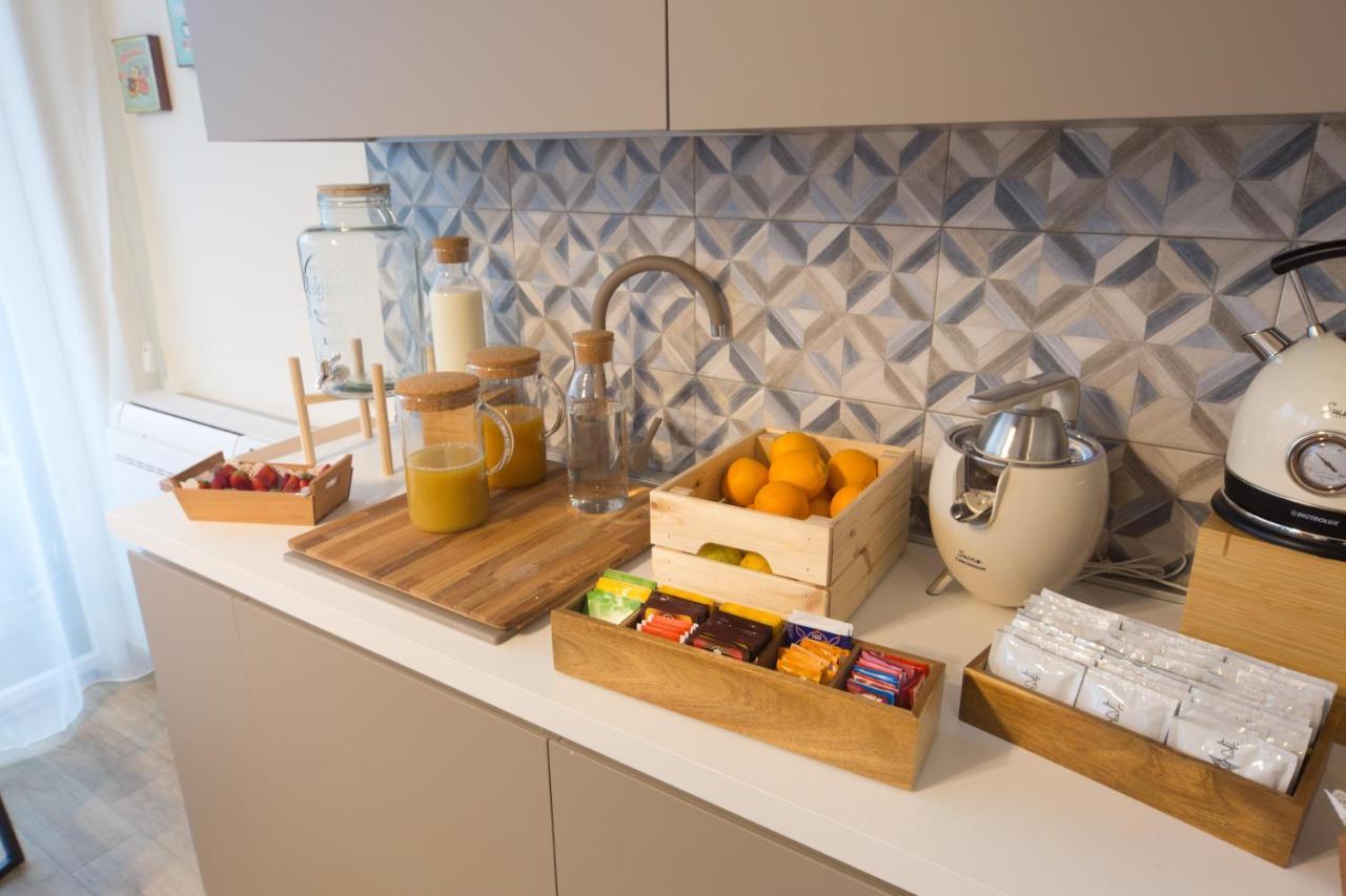 Slow Chic Apartment Beb Policlinico 墨西拿 外观 照片