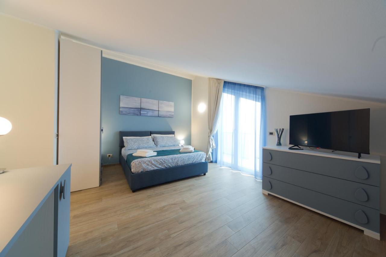 Slow Chic Apartment Beb Policlinico 墨西拿 外观 照片