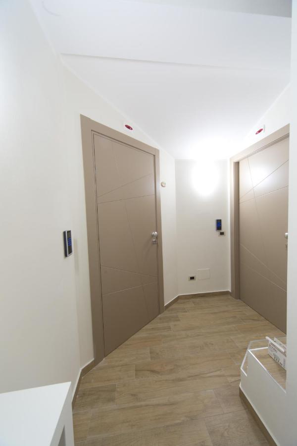 Slow Chic Apartment Beb Policlinico 墨西拿 外观 照片
