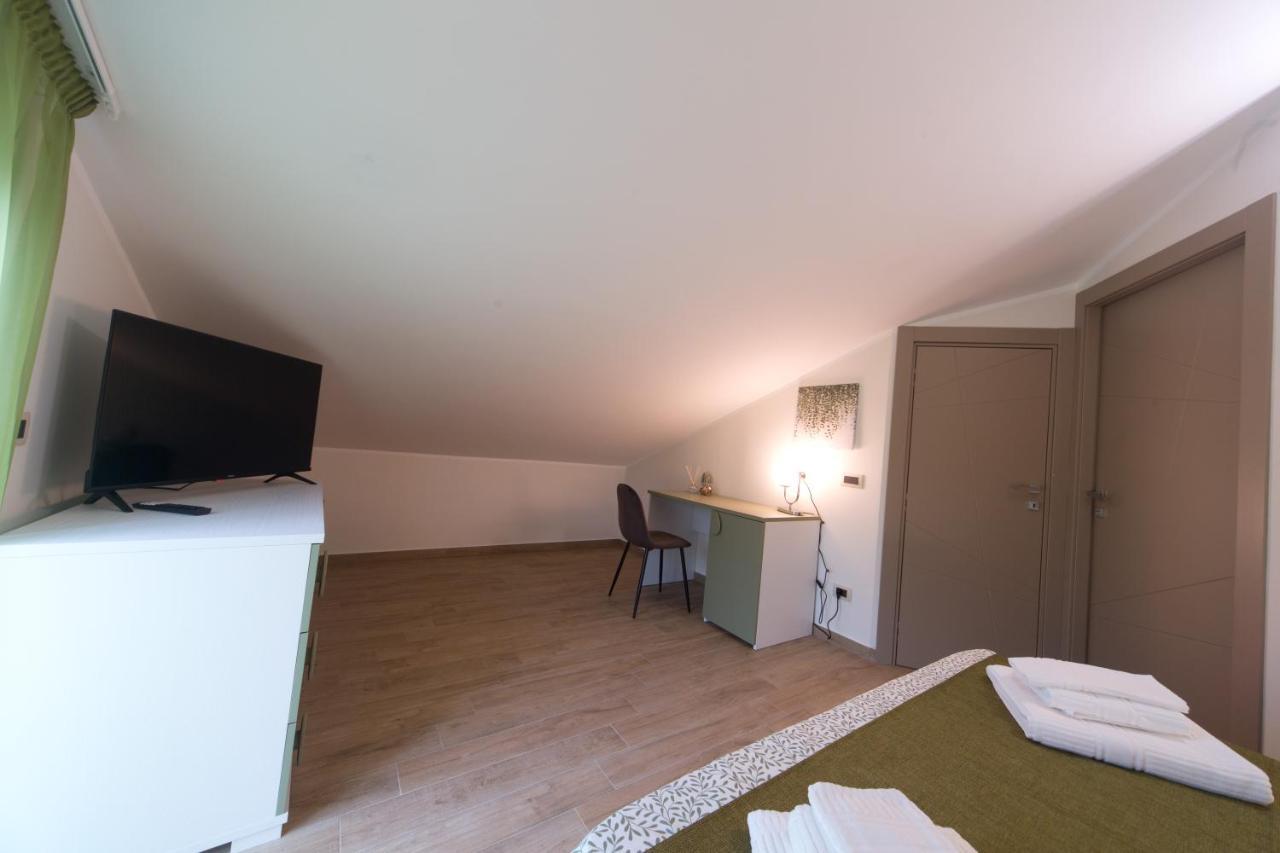 Slow Chic Apartment Beb Policlinico 墨西拿 外观 照片