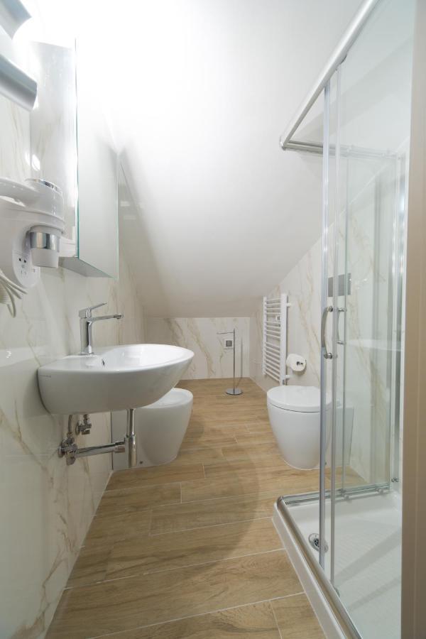 Slow Chic Apartment Beb Policlinico 墨西拿 外观 照片
