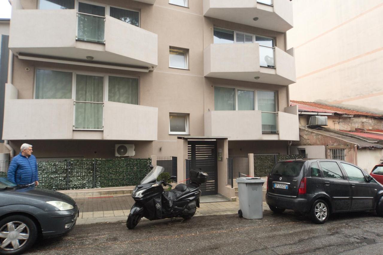 Slow Chic Apartment Beb Policlinico 墨西拿 外观 照片