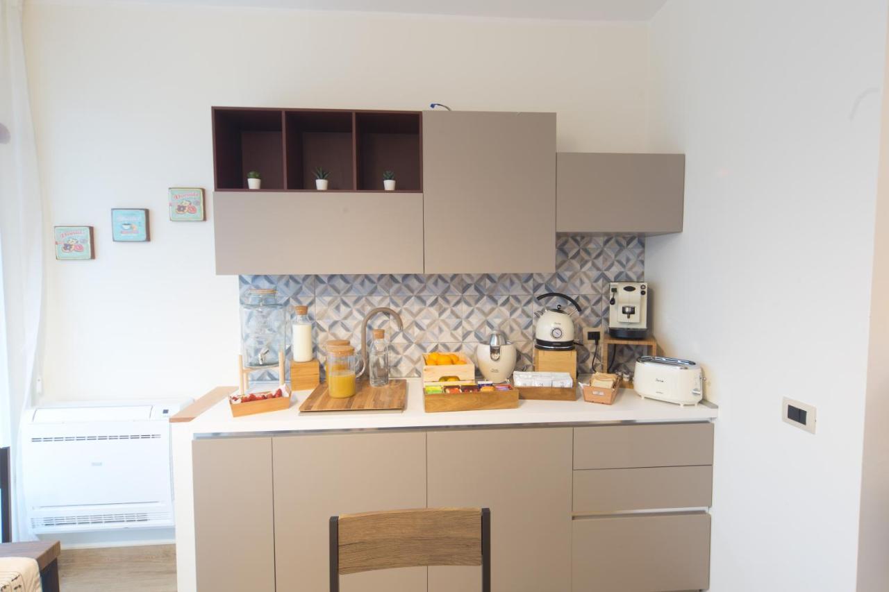 Slow Chic Apartment Beb Policlinico 墨西拿 外观 照片