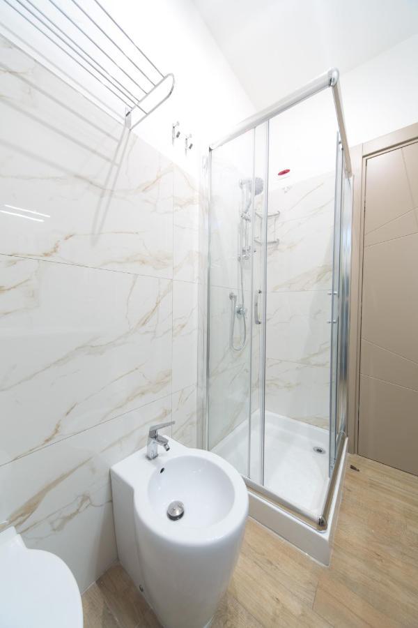 Slow Chic Apartment Beb Policlinico 墨西拿 外观 照片