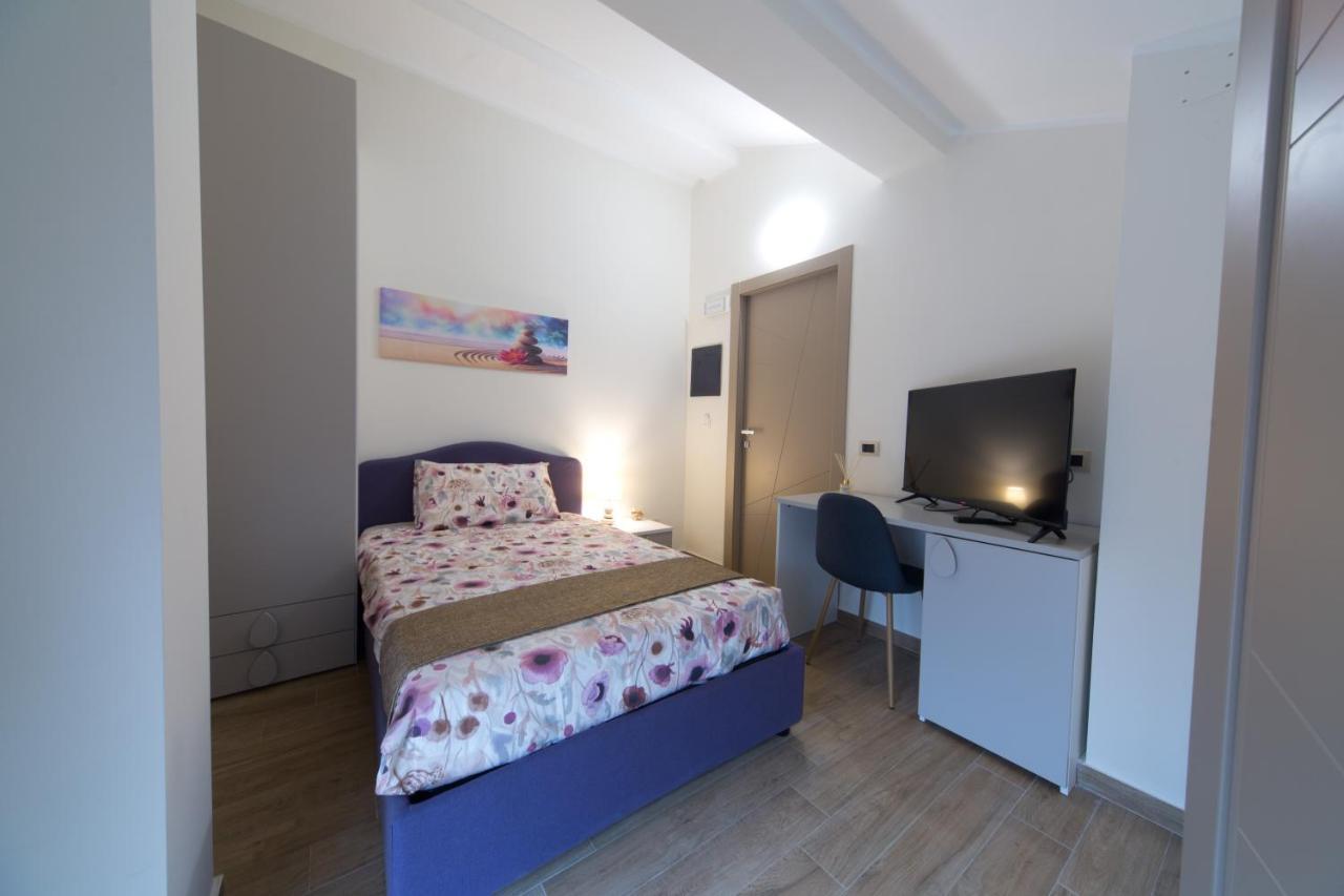 Slow Chic Apartment Beb Policlinico 墨西拿 外观 照片