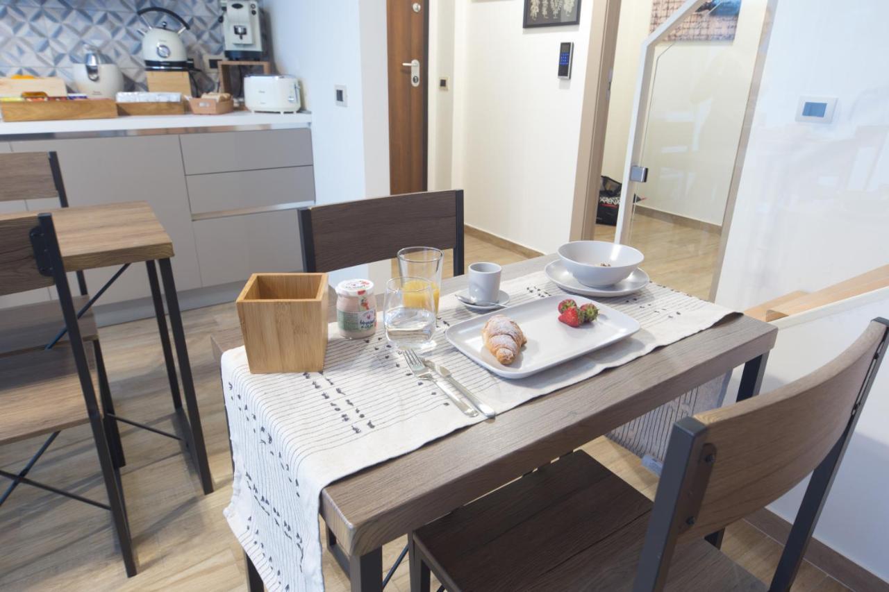 Slow Chic Apartment Beb Policlinico 墨西拿 外观 照片