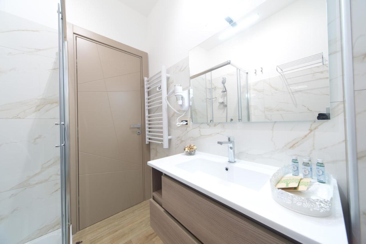 Slow Chic Apartment Beb Policlinico 墨西拿 外观 照片